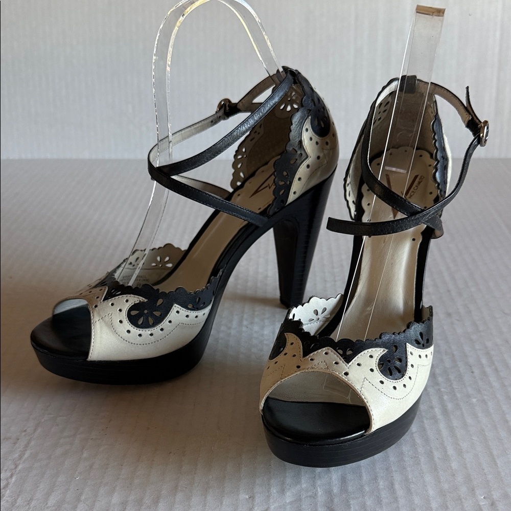 Vince Camuto Retro Pinup Style Leather Peep Toe Heels
